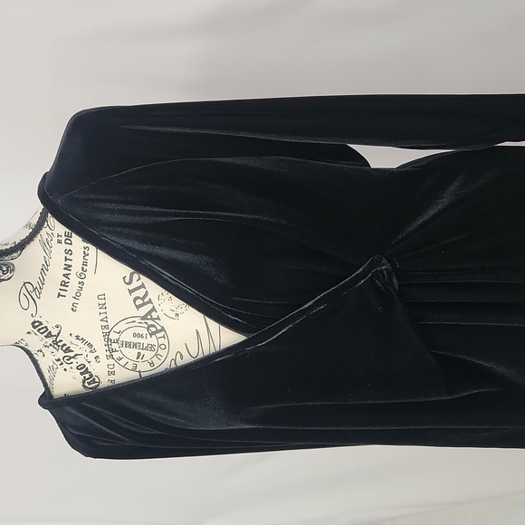The Limited Black Velvet Plunging V-Neck, XL - Picture 2 of 12